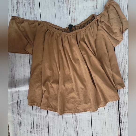 Forever 21 L Tan Suede Off Shoulder Top 🌟 - Picture 2 of 4